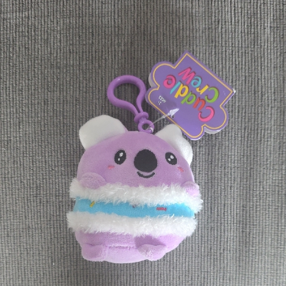Cuddle Crew Plush Toys With Keychain Attachment For Backpacks - Picture 4 of 10